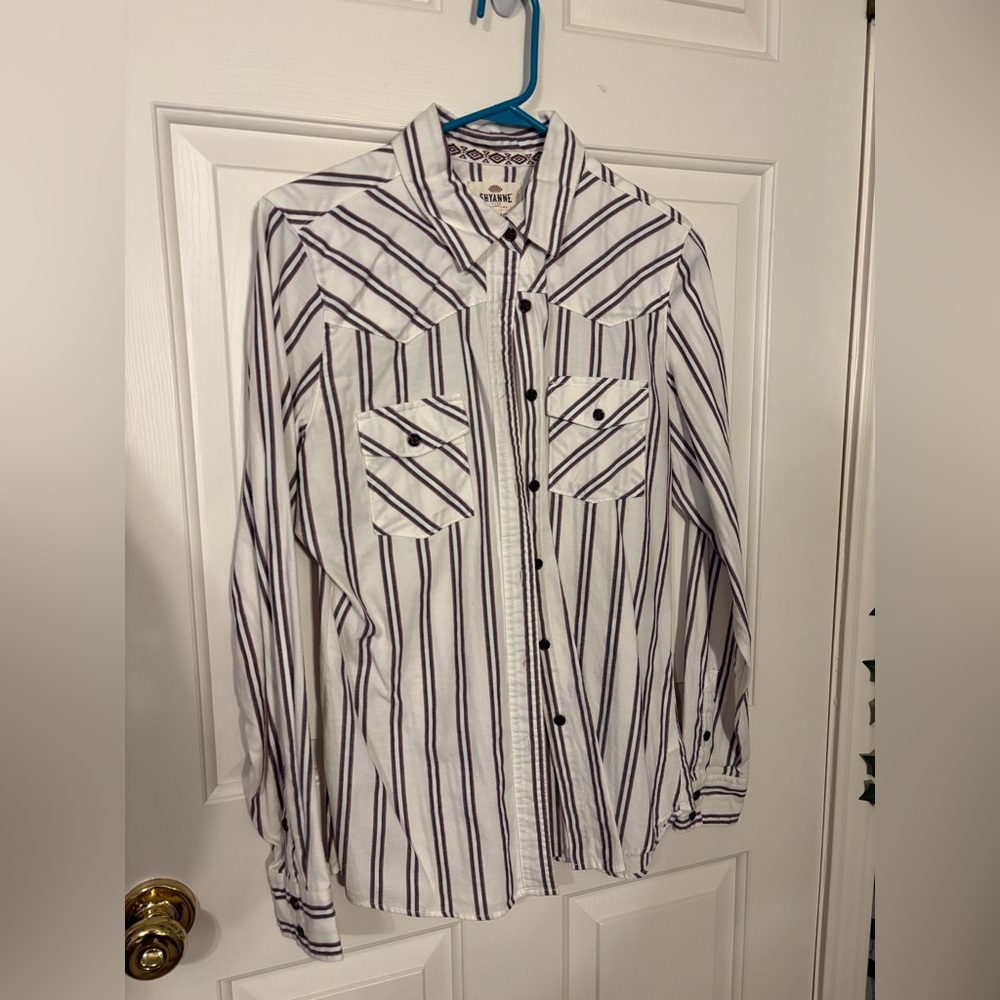 Woman’s Country Button Down